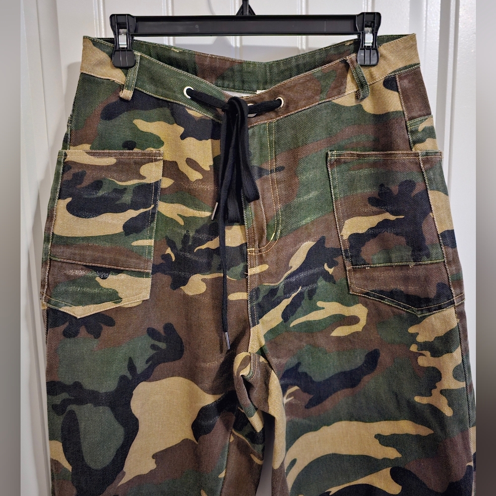So Me Women's Camouflage Cargo Jeans - Picture 3 of 11